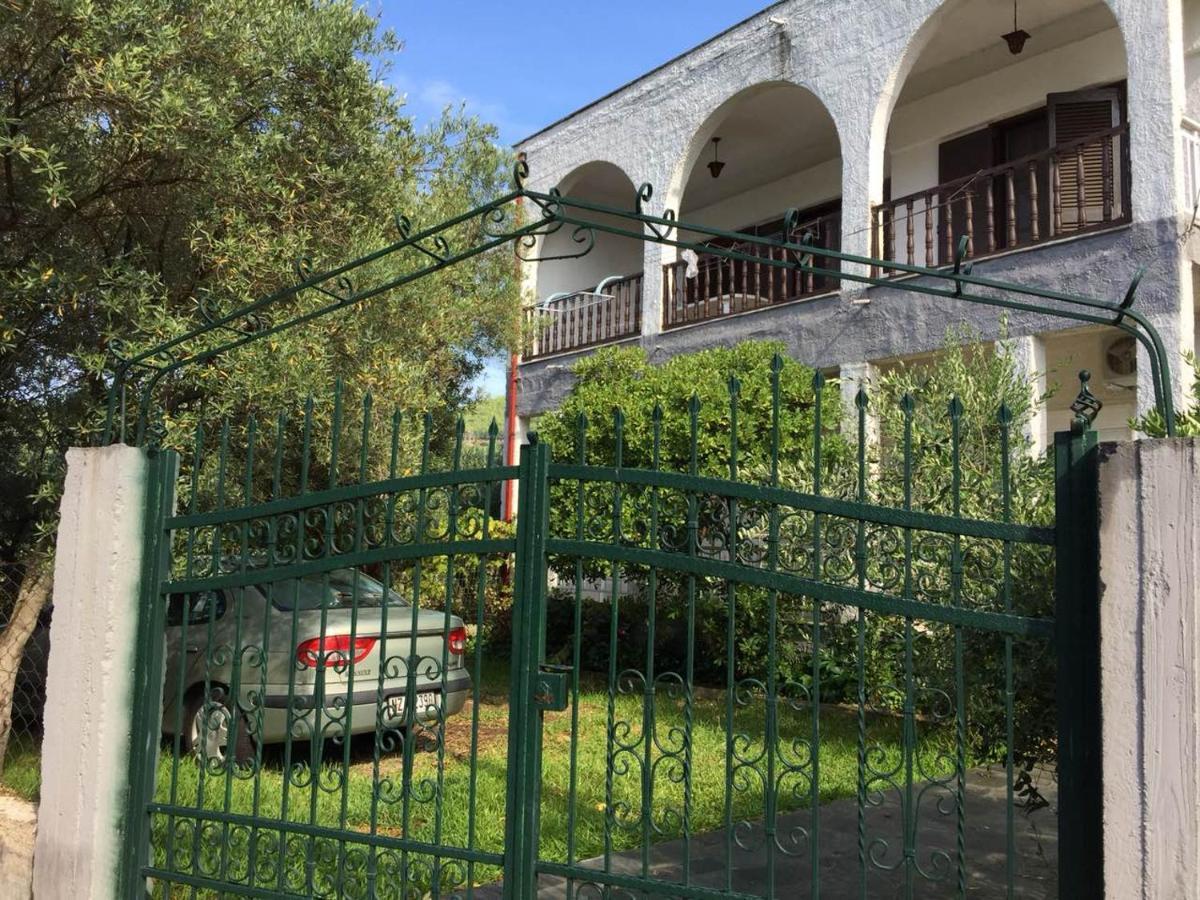 Velikis Apartments Toroni Exterior photo